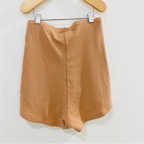 Reformation nude ribbed high waisted shorts NWT - Picture 2 of 4